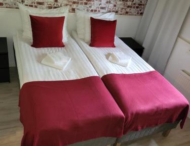 Twin Room with Shower