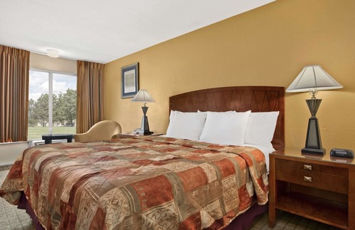 Emporia Hotel | Days Inn by Wyndham Emporia