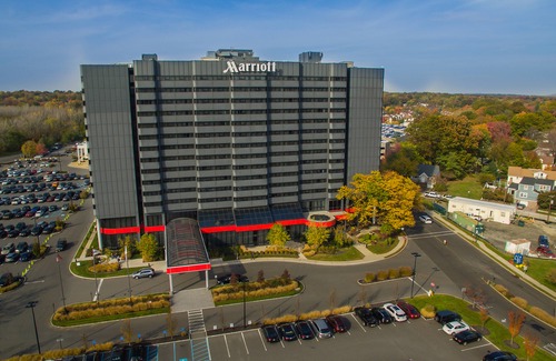 Teaneck Hotel | Teaneck Marriott at Glenpointe