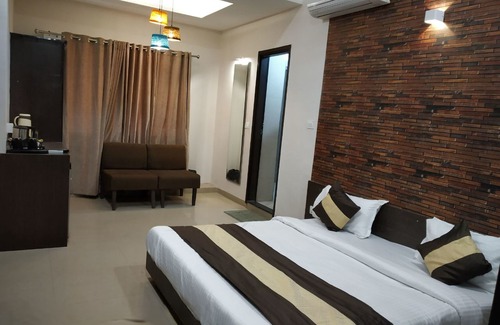 Dewas Hotel | Abhinav Hotel