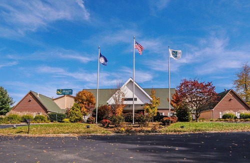 Newbern Hotel | Quality Inn Dublin I-81