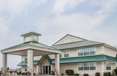 Manistique Hotel | Quality Inn & Suites