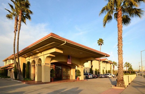 Manteca Hotel | Best Western Plus Executive Inn & Suites