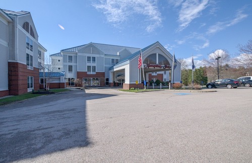 Bow Hotel | Hampton Inn by Hilton Concord/Bow