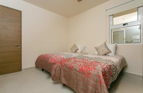 Akumal Apartamento | 2BR in sea front complex with terrace and jacuzzi!
