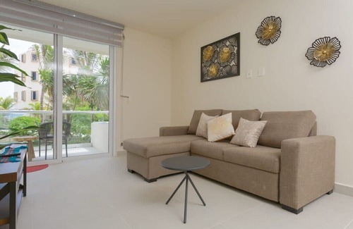 Akumal Apartamento | 2BR in sea front complex with terrace and jacuzzi!