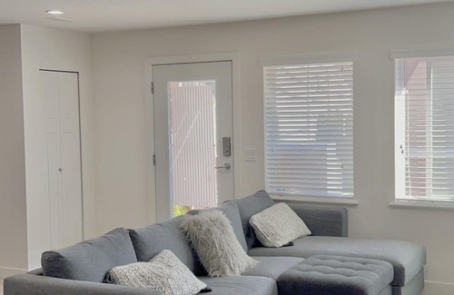 Port Coquitlam Casa | Newly Renovated Private Entrance Guest Suite - 2 bedroom