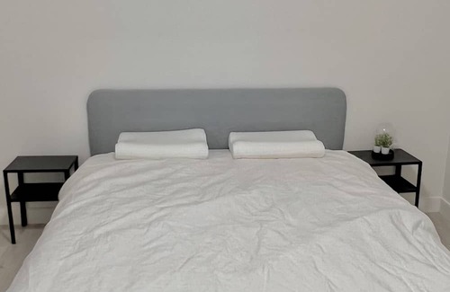 Port Coquitlam Casa | Newly Renovated Private Entrance Guest Suite - 2 bedroom