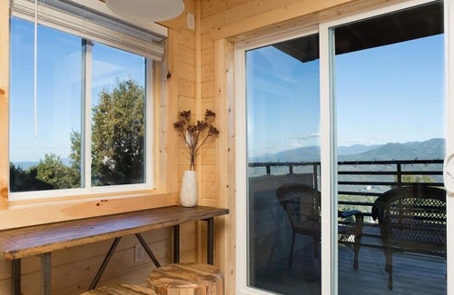 Chalet Village Condominio | Outstanding Mt. LeConte View/Indoor Pool & Hot Tub