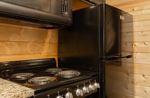 Chalet Village Condominio | Outstanding Mt. LeConte View/Indoor Pool & Hot Tub