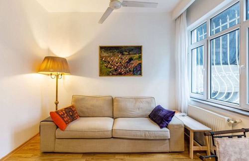 Cihangir Apartamento | Vibrant Flat in Cihangir with Central Location