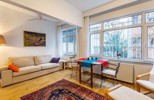 Cihangir Apartamento | Vibrant Flat in Cihangir with Central Location