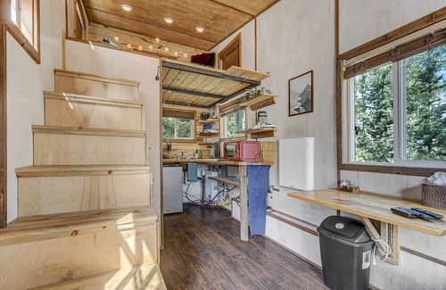 Cripple Creek Cabina | NEW Lovable Mountain Tiny Home near Cripple Creek