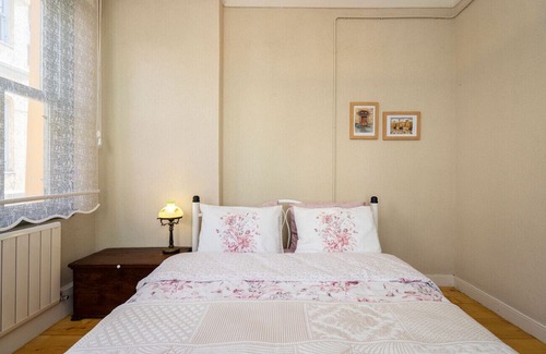 Balat Apartamento | Classy Duplex Apartment w Balcony Near Golden Horn