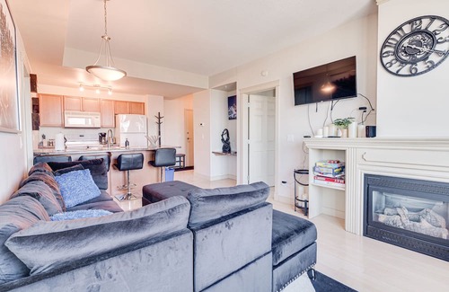 North Central Edmonton Apartamento | 2Bed2Bath 11th Floor Suite in Heart of Downtown