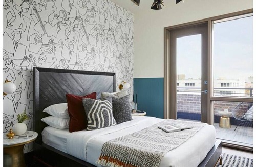 Central Business District Casa | Roami at The Brandywine | Pool | 3 Bed Penthouse