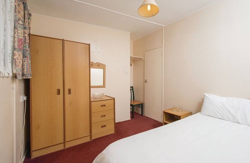 Combe Martin Chalet De Esquí | 2 bedroom accommodation in Combe Martin