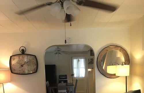Harrisburg - Hershey Casa | Quaint,furnished, 2 bedroom house, courtyard,1 block to Scenic Susquehanna River