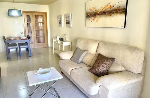 La Pineda Apartamento | MALDIVAS III NEXT TO THE BEACH WITH SWIMMING POOL AND HEATED
