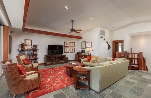 Kamuela Condominio | Exclusive Paradise: Luxurious Villa with Private Beach Access!