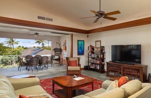 Kamuela Condominio | Exclusive Paradise: Luxurious Villa with Private Beach Access!