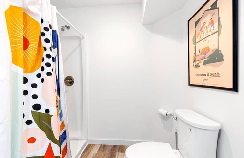 Richmond Apartamento | Loftium | Charming 1 BR Guest Suite In Richmond!