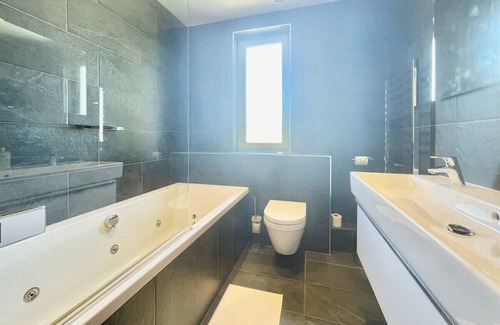 Glasgow Casa | Clyde Villa Apartment