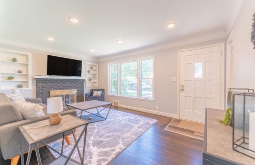 Richfield Casa | perfect relaxing home in convent location to stay for business or personal use..