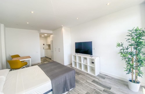 Carihuela Apartamento | Wifi, Terraza, Piscina y Acceso Privado a la Playa