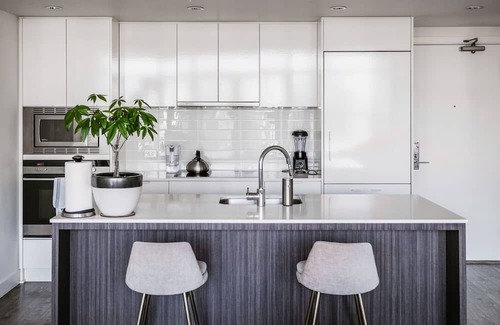 Downtown Vancouver Condominio | Penthouse condo located 5 minutes from the seawall