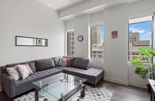 Downtown Kansas City Apartamento | ✪ 20th Floor Views Beautiful Modern 1 bed ✪