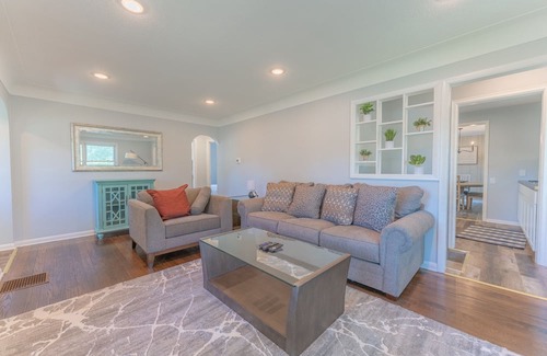 Richfield Casa | Cozy House Near Airport, MOA, Downtown Minneapolis in a prime area