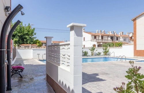 Torredembarra Casa | Wonderful villa for 7 people with pool, WIFI, TV and patio