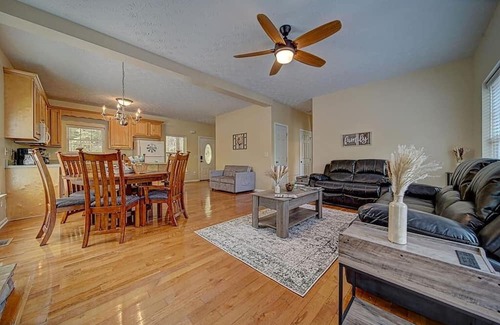 Hiawassee Casa | Rolling River Retreat!