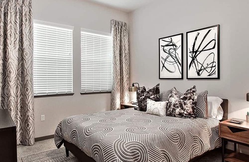 Las Vegas Condominio | Panoramic Condo w/ Strip View & King Bed 0.3 mi from Caesar's Palace