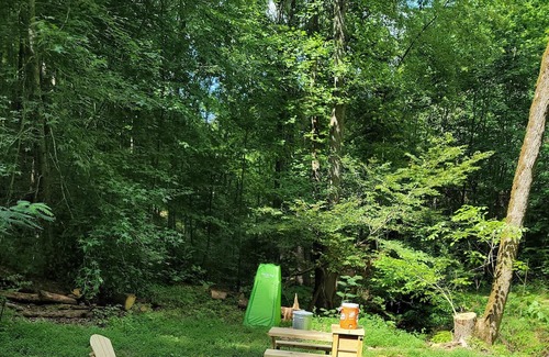 Gatlinburg - Pigeon Forge Alquiler De RV | Tentrr Signature Site - HAPPY HOLLOW HIDEAWAYS HALFWAY THERE