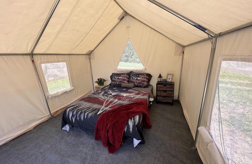 Silver Point Alquiler De RV | Tentrr Signature Site - Xanadu at Defenders Retreat - Site H