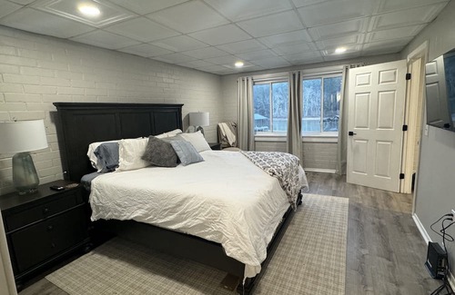 Spring City Casa | Laid back lake house with huge yard and fire pit. Family/Fisherman paradise!