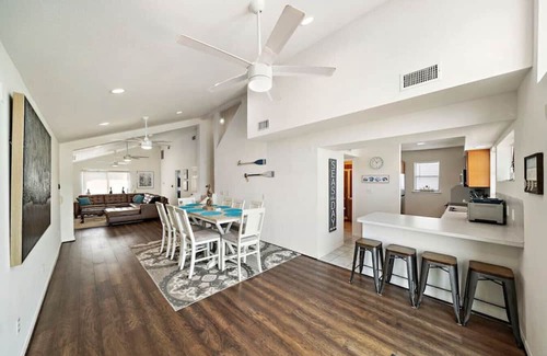 Galveston Casa | Seas the Day by BeachBox! Waterfront! Boat Slip!