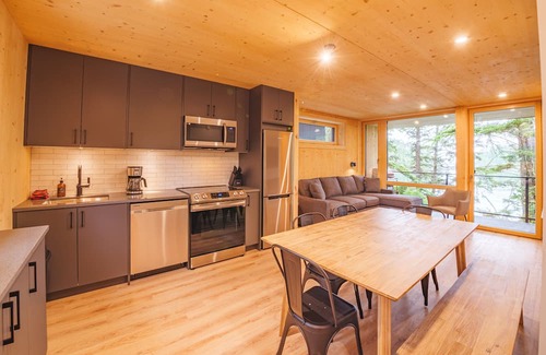 Ucluelet Cabina | The Cabins - 2 Bedroom - Signature Ocean Front