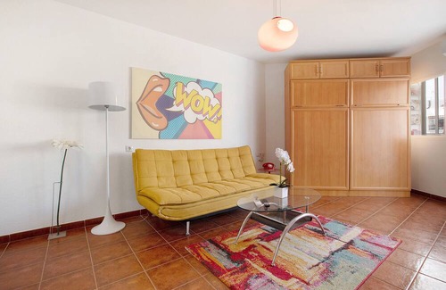 Centro de Torremolinos Apartamento | Studio Apartment "Lahola" with Private Terrace & Wi-Fi