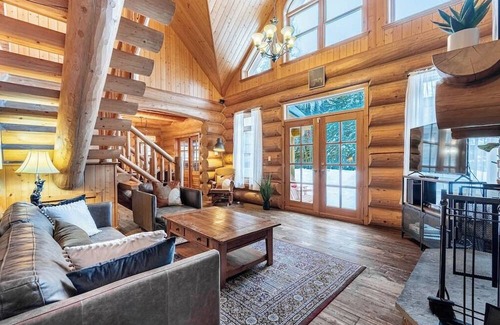 Fiddler Lake Resort Casa | Fiddler Lake Resort Chalet: Private Jacuzzi &Sauna