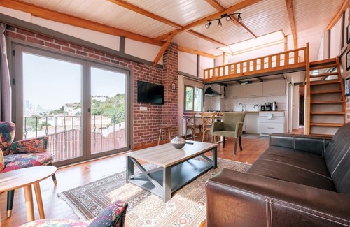 Uskudar Apartamento | Stunning Sea View Loft 5 min to Park in Kuzguncuk