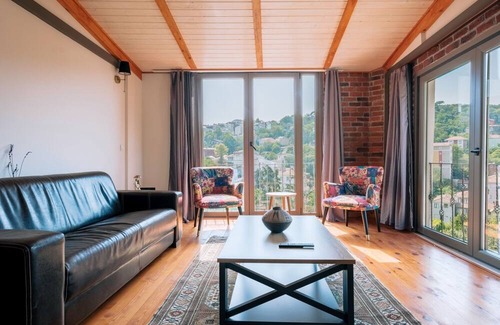 Uskudar Apartamento | Stunning Sea View Loft 5 min to Park in Kuzguncuk