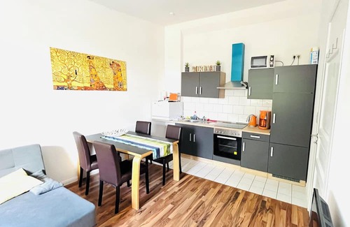 Lokstedt Apartamento | Apartment "Kleines Hof Cafe Loft Fischkopf" with Shared Garden & Wi-Fi