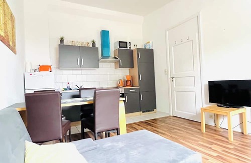 Lokstedt Apartamento | Apartment "Kleines Hof Cafe Loft Fischkopf" with Shared Garden & Wi-Fi