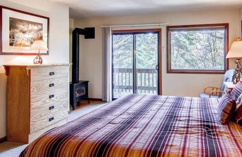 Yosemite West Casa | Paradise in Yosemite. NEW LISTING inside Yosemite PARK!!