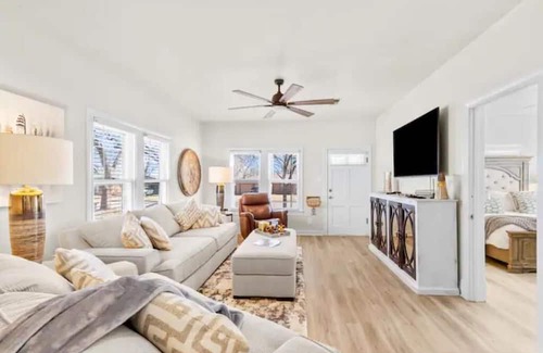 Sayles Blvd. Area Casa | Luxury stay in the heart of Abilene!
