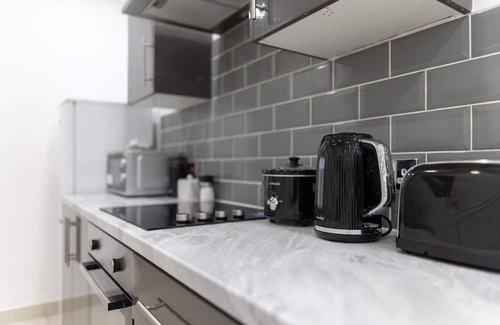 Riverside Apartamento | Cardiff City 2-Bed Gem: Sky TV, WiFi, Garden