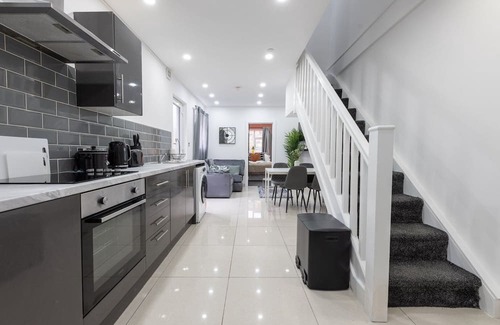 Riverside Apartamento | Cardiff City 2-Bed Gem: Sky TV, WiFi, Garden
